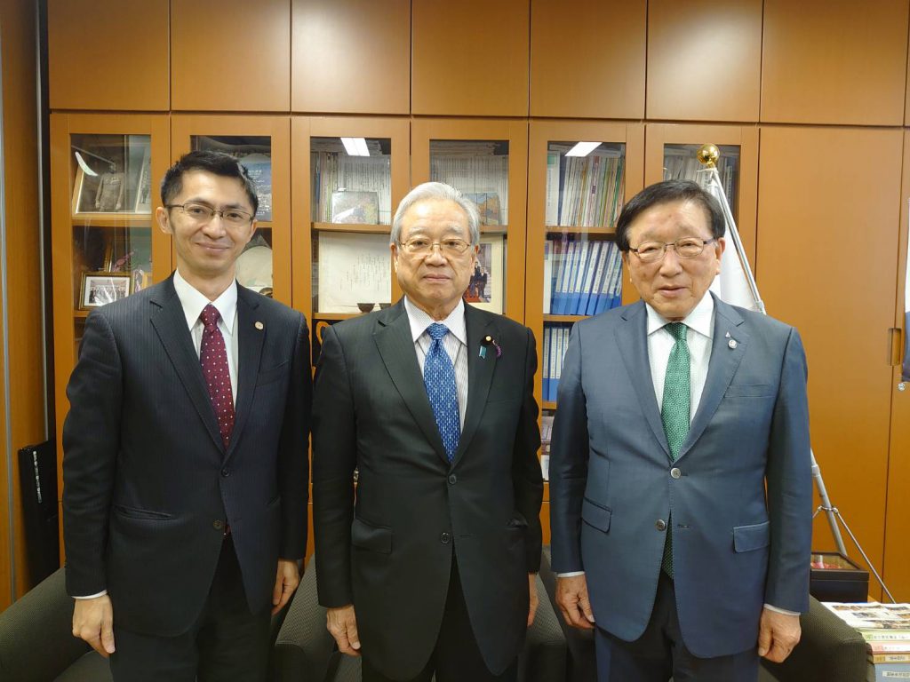 12/21 岡山県医師会松山会長と小林孝一郎先生がご来所されました。 | 羽生田たかし（はにゅうだ たかし） オフィシャルサイト